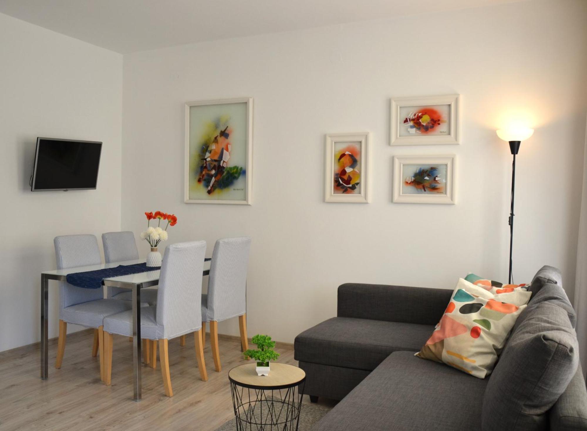 Akvamarin Apartment *